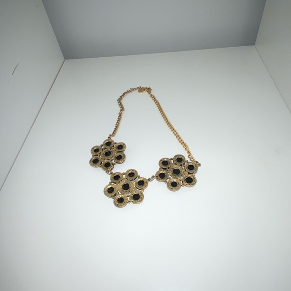 Yochi NY Statement Necklace Black Flower - Picture 3 of 3